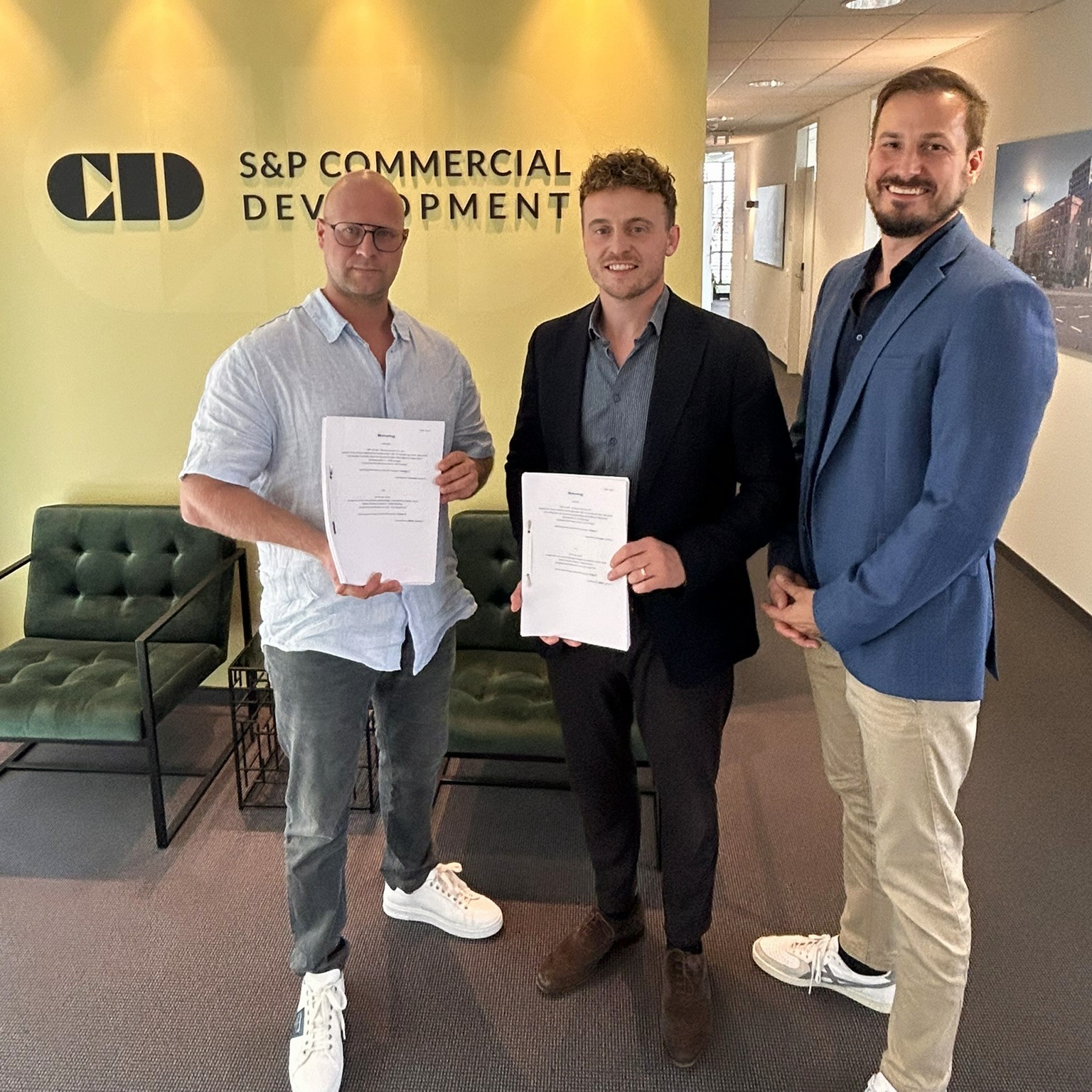 V.l.n.r.: Steffen Albert (Inhaber & Geschäftsführer AS PHYSIO), Niklas Kamm (Geschäftsführer S&P Commercial Development), Stephan Meier (Prokurist & Leitung Projektentwicklung S&P Commercial Development)