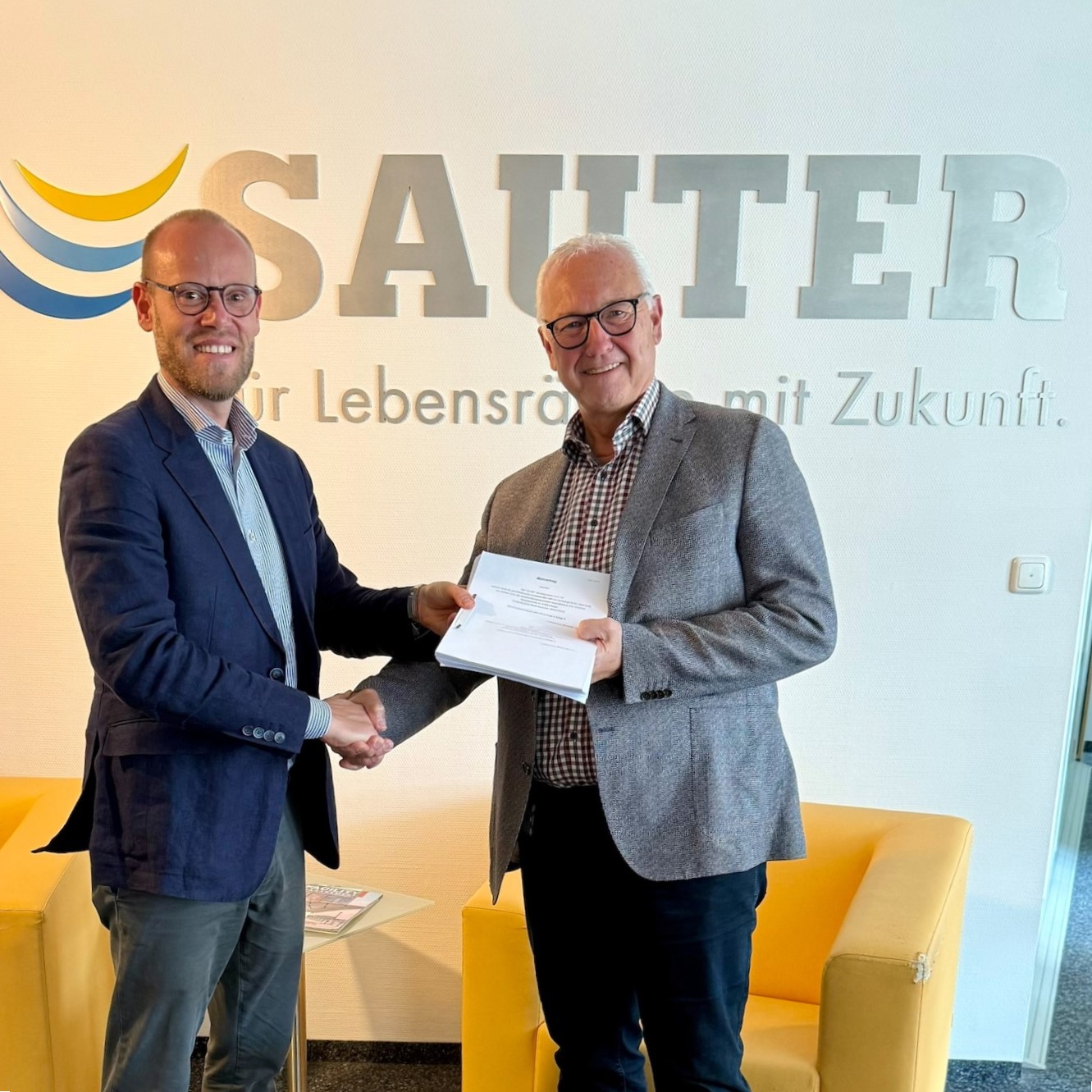 Sven Sontowski (Geschäftsführender Gesellschafter S&P Commercial Development) (li.) und Werner Ottilinger (Geschäftsführer Sauter-Cumulus GmbH)