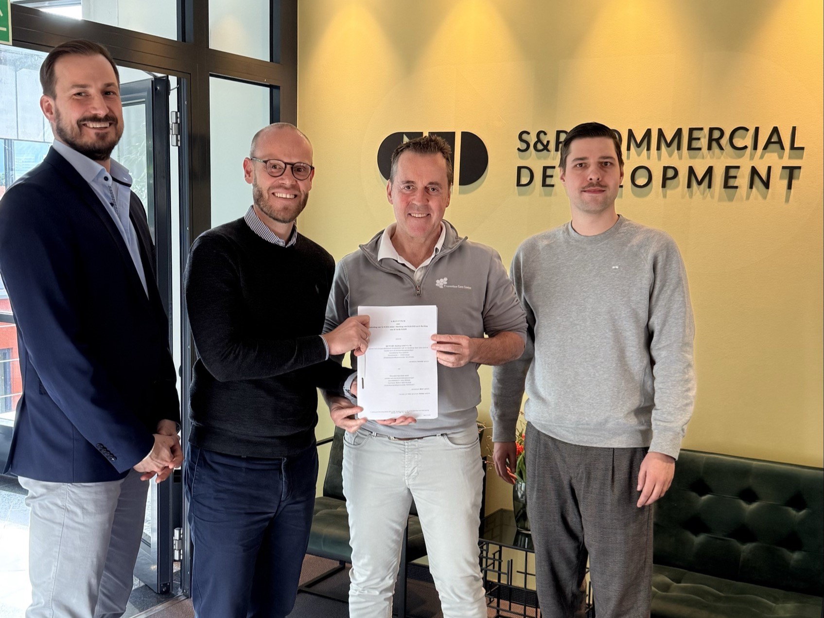 V.l.n.r.: Stephan Meier (Prokurist & Leitung Projektentwicklung S&P CD), Sven Sontowski (Geschäftsführender Gesellschafter S&P CD), Dr. Volker Weidinger (Geschäftsführer PCC), Marten Grobe (Leitung PCC)