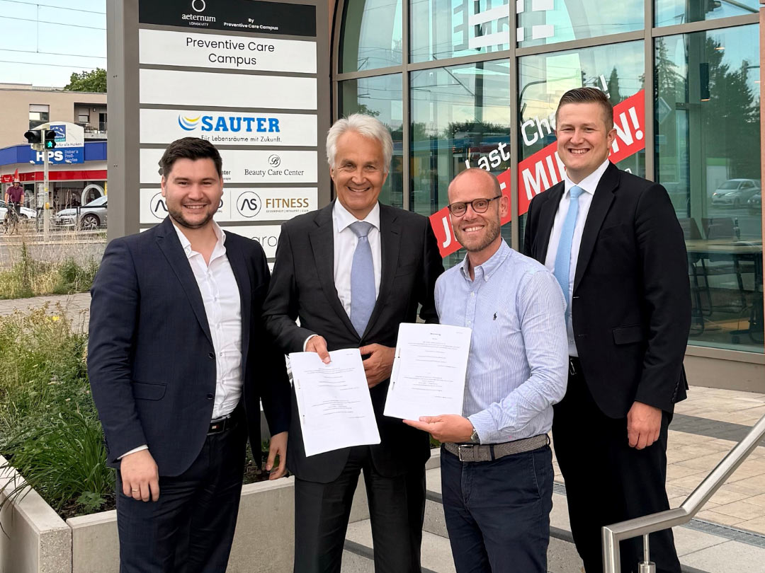 Foto v.l.n.r.: Christopher Stahlberg (PPA Creditreform), Dr. Holger Bissel (Geschäftsführender Gesellschafter/Präsident Creditreform), Sven Sontowski (Geschäftsführender Gesellschafter S&P Commercial Development), Constantin Bissel (Vertriebsleitung Creditreform)