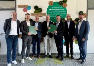 V.l.n.r.: Thomas Riemer (PSD Bank Nürnberg eG), Christian Schwab (S&P Commercial Development), Helmut Stähr (S&P Commercial Development), Ralph Stock (ipartment), Ronny Reißmann (PSD Bank Nürnberg eG), Sven Sontowski (S&P Commercial Development), Helmut Hollweck ( SD Bank Nürnberg eG)