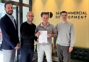 V.l.n.r.: Stephan Meier (Prokurist & Leitung Projektentwicklung S&P CD), Sven Sontowski (Geschäftsführender Gesellschafter S&P CD), Dr. Volker Weidinger (Geschäftsführer PCC), Marten Grobe (Leitung PCC)